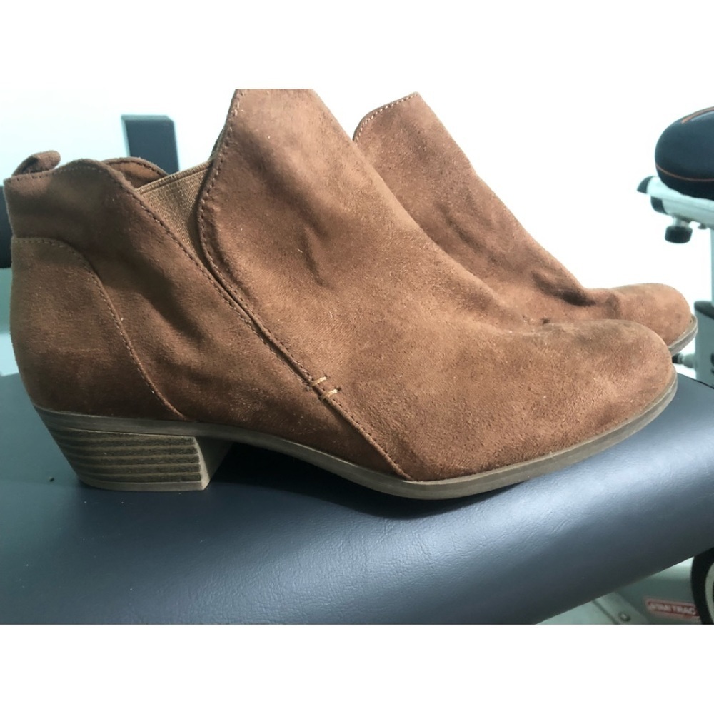 Arizona ankle boot size 9.5 *S-1011.3